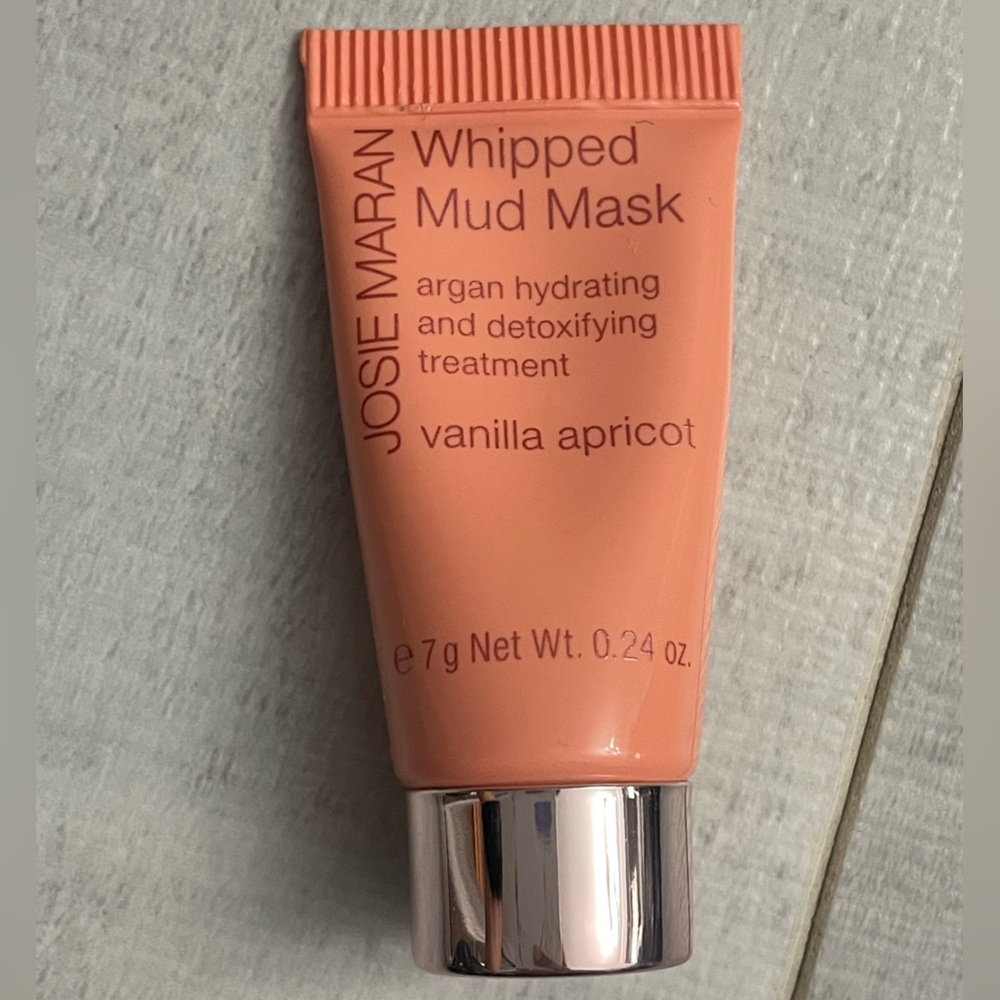 Nwt Josie Maran whipped mud mask